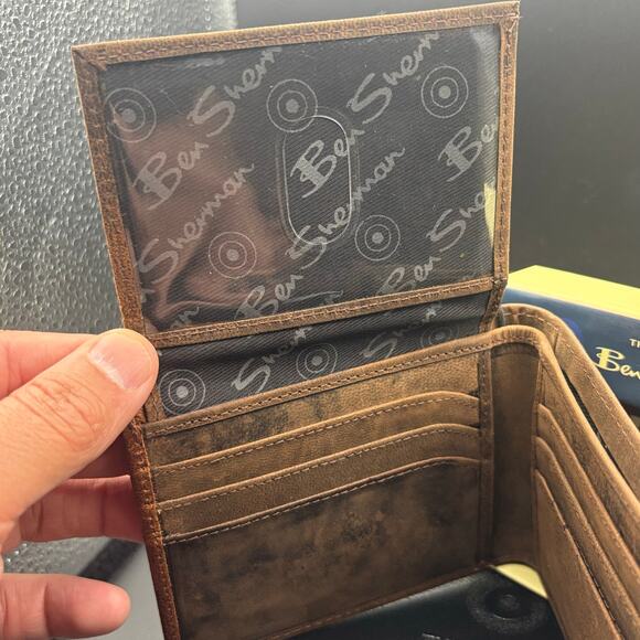 Ben Sherman Embossed Mens Brown Genuine Leather Bifold Wallet NIB - Picture 4 of 14